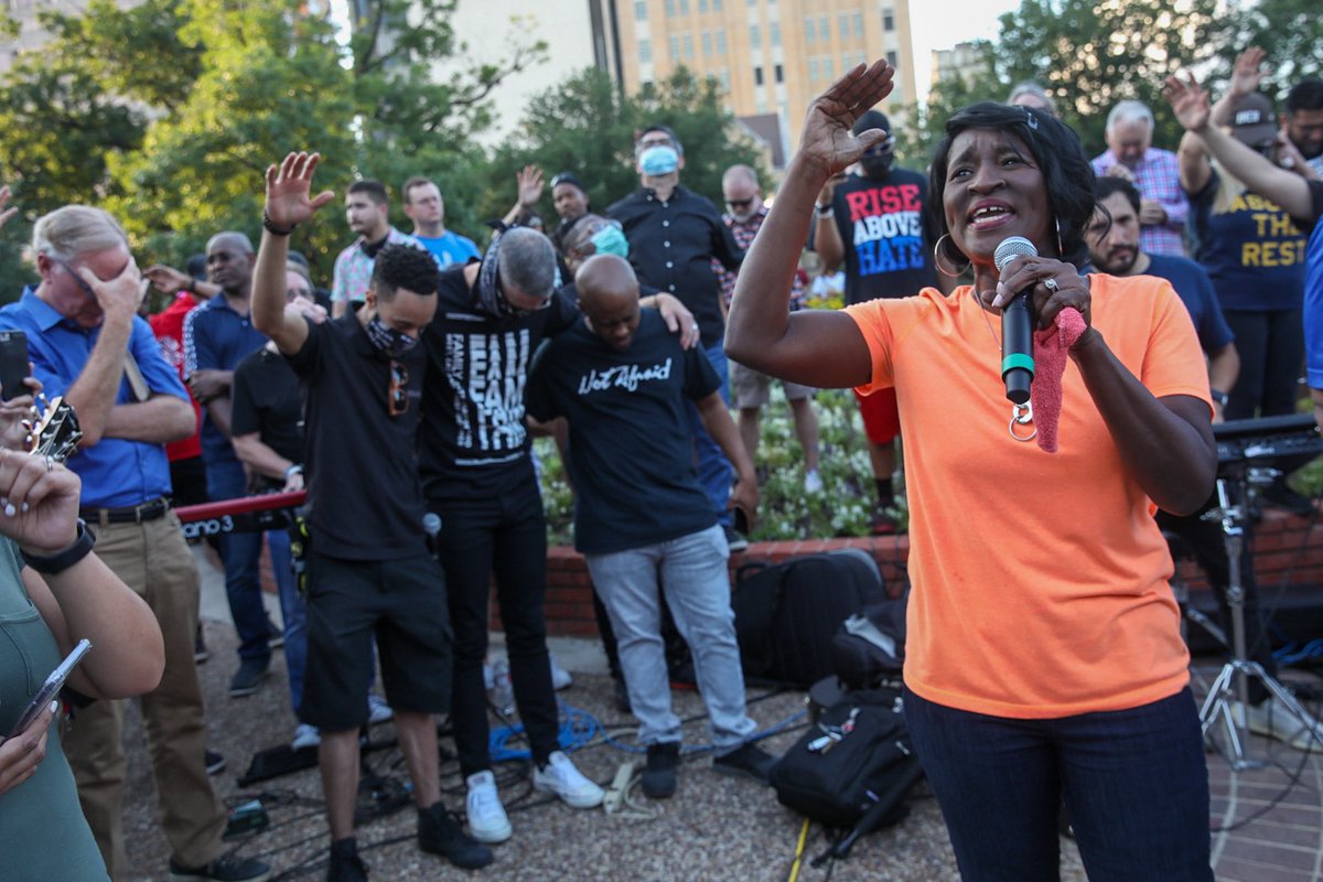 CBCSocial's tweet photo. San Antonio, last night was incredible. 

It was a beautiful example of what we've been praying for. Unity. Peace. Understanding. We joined together &amp; sang praises to our King with churches &amp; pastors from all over the city. We are still blown away. We Will Rise in Jesus' name! https://t.co/r2EO6hjMxB