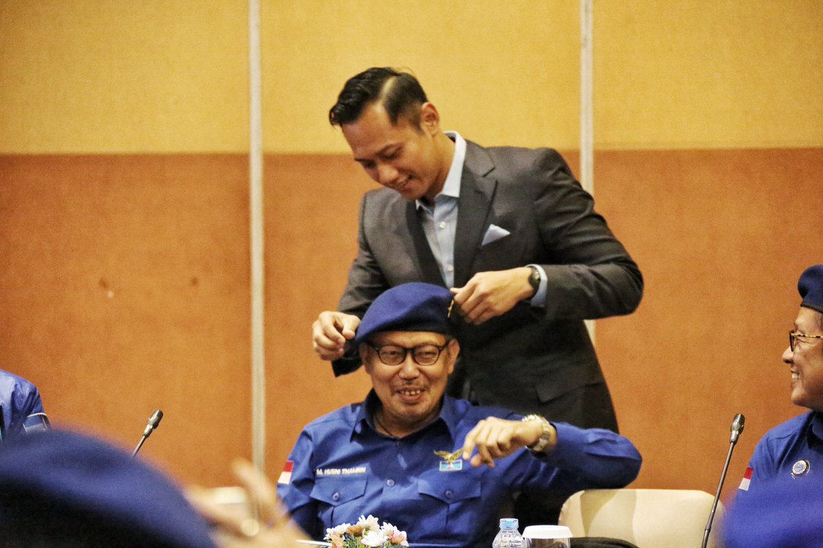 AgusYudhoyono's tweet image. Baru saja @PDemokrat kehilangan salah satu kader terbaik, Bang @monethamrin karena sakit. Bagi saya, beliau adalah sahabat setia, pejuang demokrasi luar biasa. Semoga Alm. husnul khotimah, diterima segala amal ibadahnya. Semoga keluarga yg ditinggalkan diberikan kekuatan. Amin.