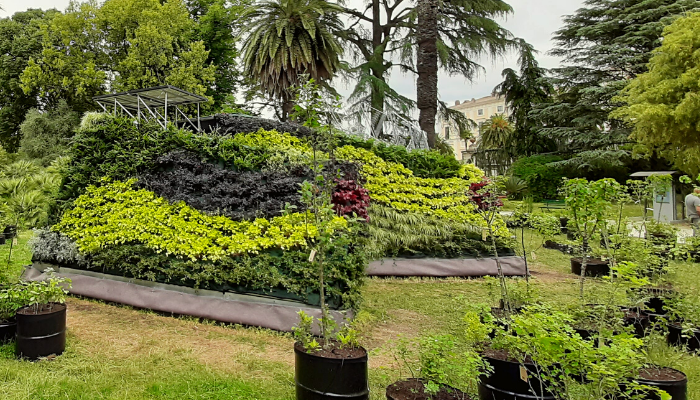 StuckemanNews's tweet photo. The @_LivingChapel_ that was designed & built by our architecture alumna Gillean Denny w/ help from @penn_state students, faculty & researchers opens TOMORROW as part of the U.N. World Environment Day in Rome! A link to watch can be found via https://t.co/A1FHrcQFQP. 🌎🌱📐🎵🇮🇹 https://t.co/SxokKZr2Pc
