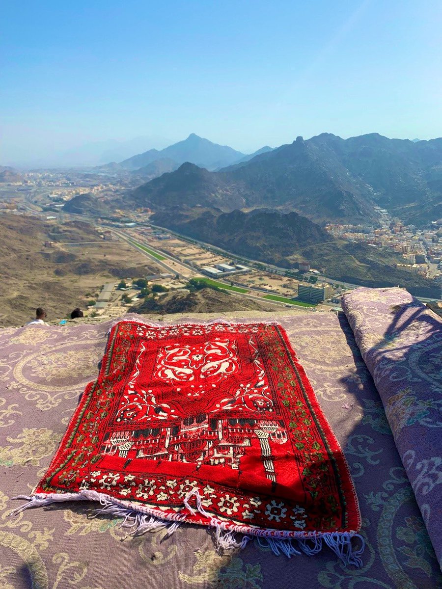 khandashiann's tweet photo. Prayer with a view 😍 https://t.co/ADLKeA562N