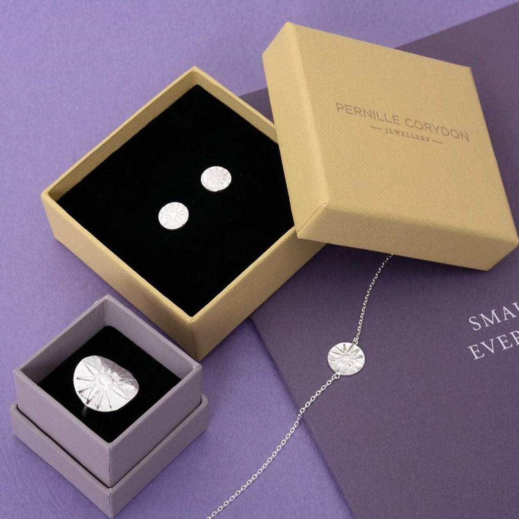 Dreaming of faraway travels with the Bali collection by @pernillecorydon 💙 Available in silver and gold online now!
#shopindependent #jewelleryaddict #gold #silver #brightonjewellers #freedelivery #supportindependent #silverado #silveradobrighton #onlinegifts #giftjewellery