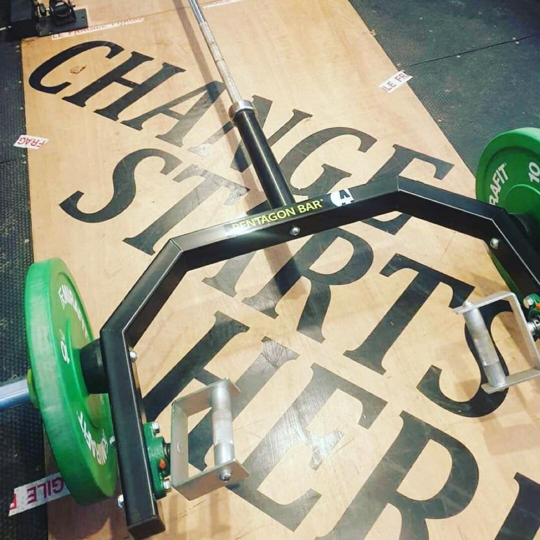 aunituk's tweet photo. In need of some workout inspo? Try this from @kenboy_brace 💪💪💪
Also, we have some plate weights back in stock! ————————————
Posted @withregram • @kenboy_brace Workout done.

#strengthandconditioning #WorkoutFromHome #HomeGym #gym #fitness https://t.co/PTfrZm04c0