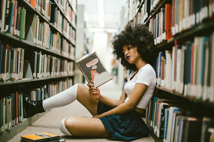 📚 Livros escritos por pessoas negras pra ler DE GRAÇA! 📚

Quer aproveitar pra ler mais livros de autores negros? Confira as recomendações na thread. 👇🏾