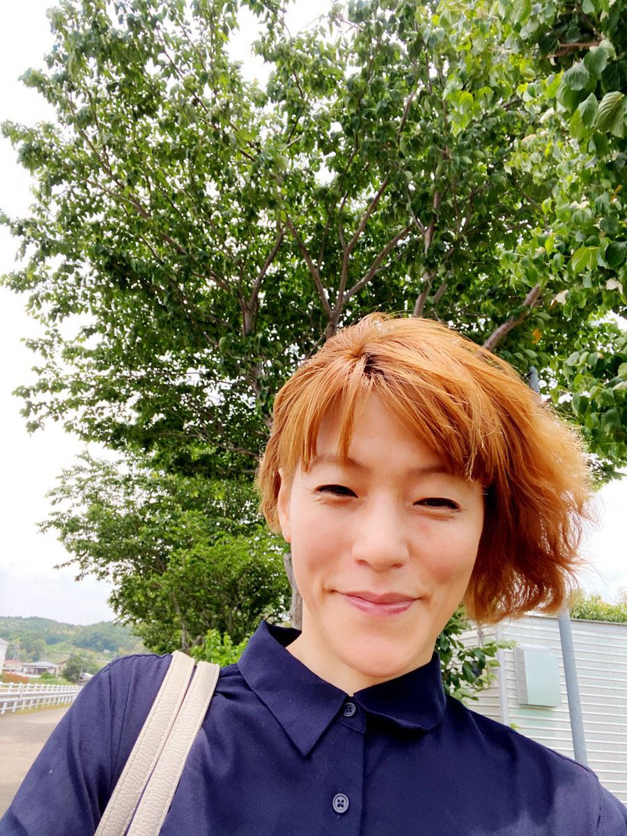 おはようございます😊
お花もイキイキ!梅雨前の爽やかな季節を楽しんでいます!
高校のお仕事も始まり気持ちもキリリ!
ライブ配信も楽しく続けています!
今夜も21:20過ぎTwitterでライブ配信予定です!
今日もよろしくお願いします💚🌈
#秘密基地ライブ配信
https://t.co/QzO08X86Jw https://t.co/3dI1ecEM89