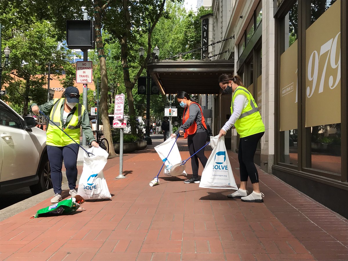 Portland needs you, now. Please join SOLVE for a Downtown Portland Cleanup tomorrow, June 5th, to take care of the city we love. Click here to sign up: solveoregon.org/opportunity/a0… 

#DowntownPortland #cleanup #PortlandOR #RoseCity