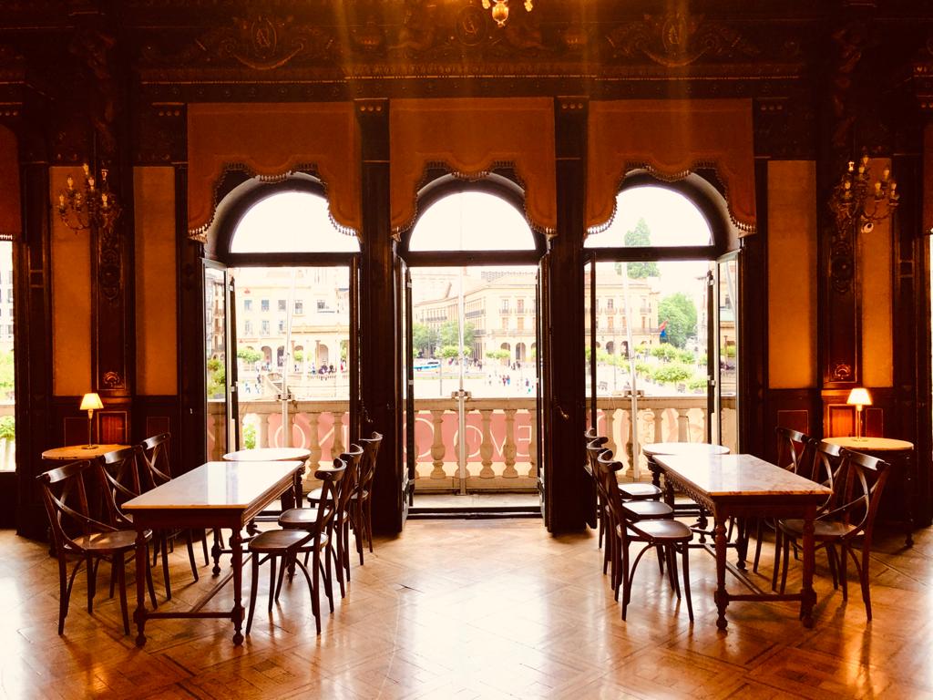 Nuevo_Casino's tweet photo. 📢 ¿Estáis preparados?

😉 Nosotros, sí...

🌇 ¡Desde 1856 y dónde siempre!

Y 👁 por qué manaña viernes te enseñaremos lo que te espera para el fin de semana. 😋👨‍🍳

I ❤ @Nuevo_Casino 🔝

#Pamplona @VisitPamplona https://t.co/f9EEjddhpj