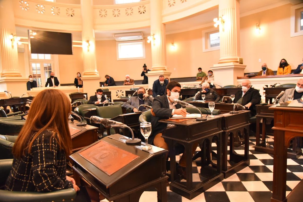 gacanteros's tweet photo. Seguiendo estrictamente el protocolo sanitario, llevamos adelante la sesión del Senado. Entre los temas tratados se destaca: audiencia pública a la Dra. María Elena Aguirri quién ocupará cargo judicial en Bella Vista. Se aprobó el régimen de promoción de inversiones forestales. https://t.co/EMuNioiTWf