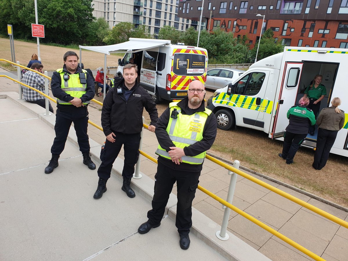 GMPCityCentre's tweet photo. Mobile Street Engagement Hub at New Islington @MCRMetrolink working with #Travelsafe @Coffee4Craig @stjohnambulance @grow_manchester @ManCityCouncil after reports of drug users injecting. 2 people referred into accom, 2 others sadly refused help. Hub at Ann's Sq next Tues 12-3pm https://t.co/Zw8rHSgIQa