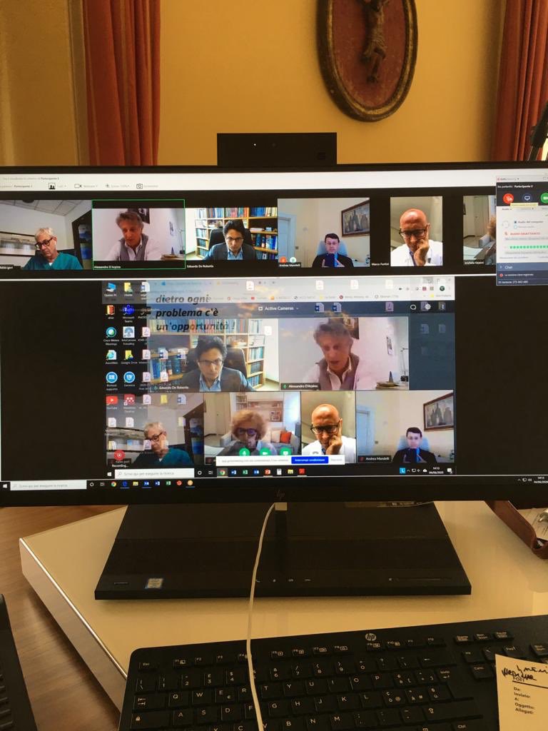 mandelli_andrea's tweet photo. Sono intervenuto al 3^ webinar organizzato da #Sifap e #Sifo con focus sul ruolo della galenica nella pandemia Dopo il corso su gel igienizzanti, quello sulla somministrazione di medicinali ai pazienti intubati, oggi abbiamo parlato dell’ossigeno. https://t.co/bHpSB6lQDa