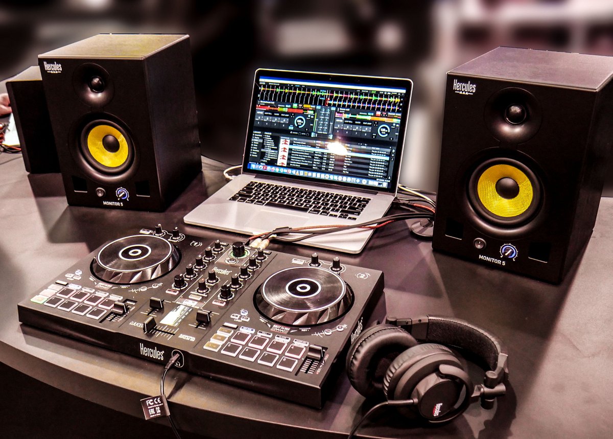 djucedsoftware's tweet photo. The dream team 💪💪
#DJUCED + #DJControl Inpulse 300 + Monitor 5 Speakers
See more here 👉 https://t.co/OXPuB8zwpv https://t.co/OooLDnvMEN