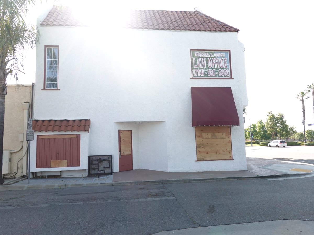 OCLegalHelp's tweet image. Don't be complacent - Police brutality and misconduct effects all of us all over the country. If George Floyd were alive today, then the sun would be shining into my building.