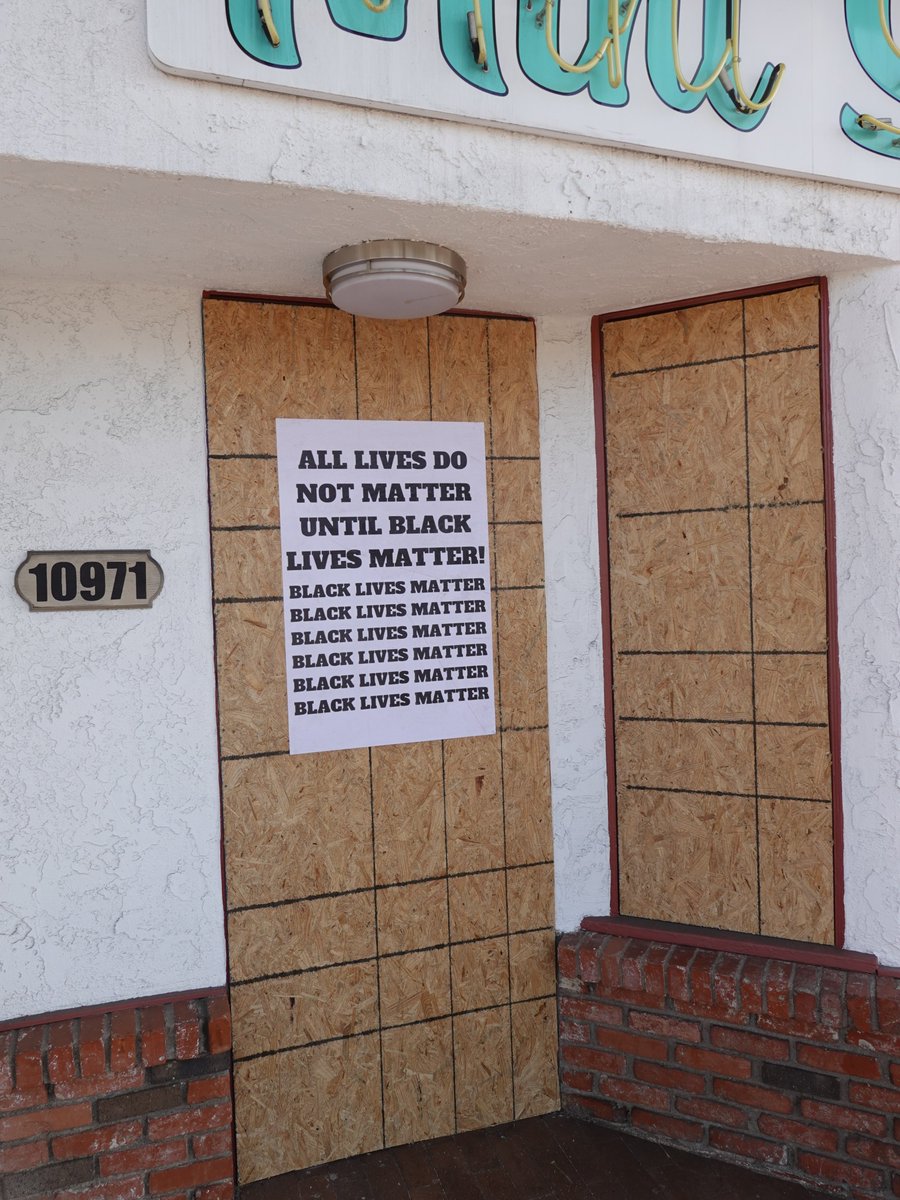 OCLegalHelp's tweet image. Don't be complacent - Police brutality and misconduct effects all of us all over the country. If George Floyd were alive today, then the sun would be shining into my building.