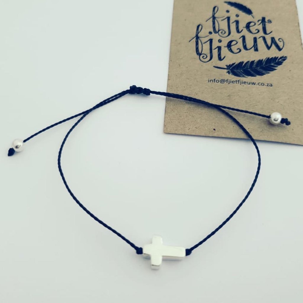 FFjieuw's tweet photo. #sterlingsilver #cross #bracelet #sterlingsilver #heart and #bead #bracelet #seedbead #beacelet #stackingbracelets #fjietfjieuw #wedeliverhappiness https://t.co/HSYuWeAf7C