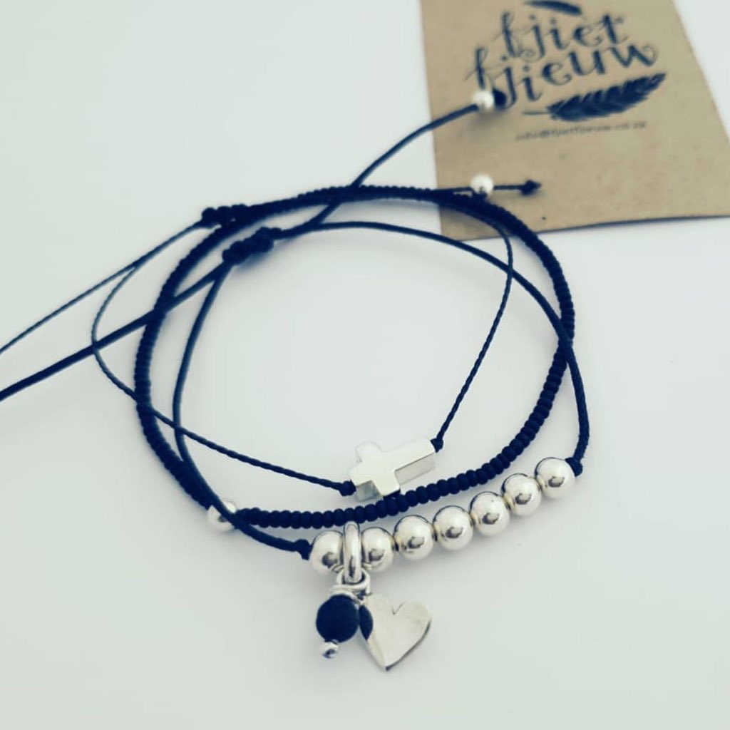 FFjieuw's tweet photo. #sterlingsilver #cross #bracelet #sterlingsilver #heart and #bead #bracelet #seedbead #beacelet #stackingbracelets #fjietfjieuw #wedeliverhappiness https://t.co/HSYuWeAf7C