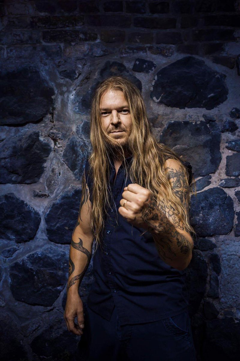 Jari Kainulainen está de volta em #InfiniteVisions! 

Virtuoso baixista retorna a trabalhar com ex-guitarrista do #Stratovarius, <a href="/tolkkiofficial/">Timo Tolkki</a>, em projeto.