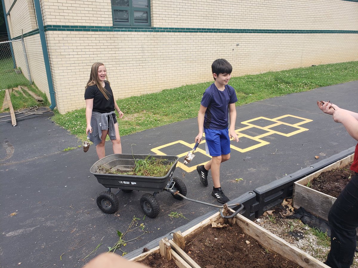 Working in the garden today <a href="/jtsdnixa/">JTSD</a>. I love that we are back together and working on our garden at school! <a href="/nixaschools/">Nixa Public Schools</a>