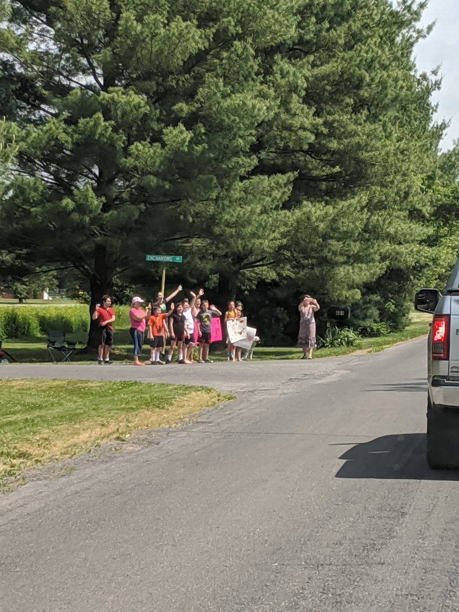 jwmscounselor's tweet photo. To say today was an emotional day for many is an understatement. APR ended the 19-20 school year with a parade. Gr8 seeing kids & families as well as coworkers. A little bit of closure to a crazy year. #APRInspires @fcpsk12 https://t.co/9kQXxAKBWh