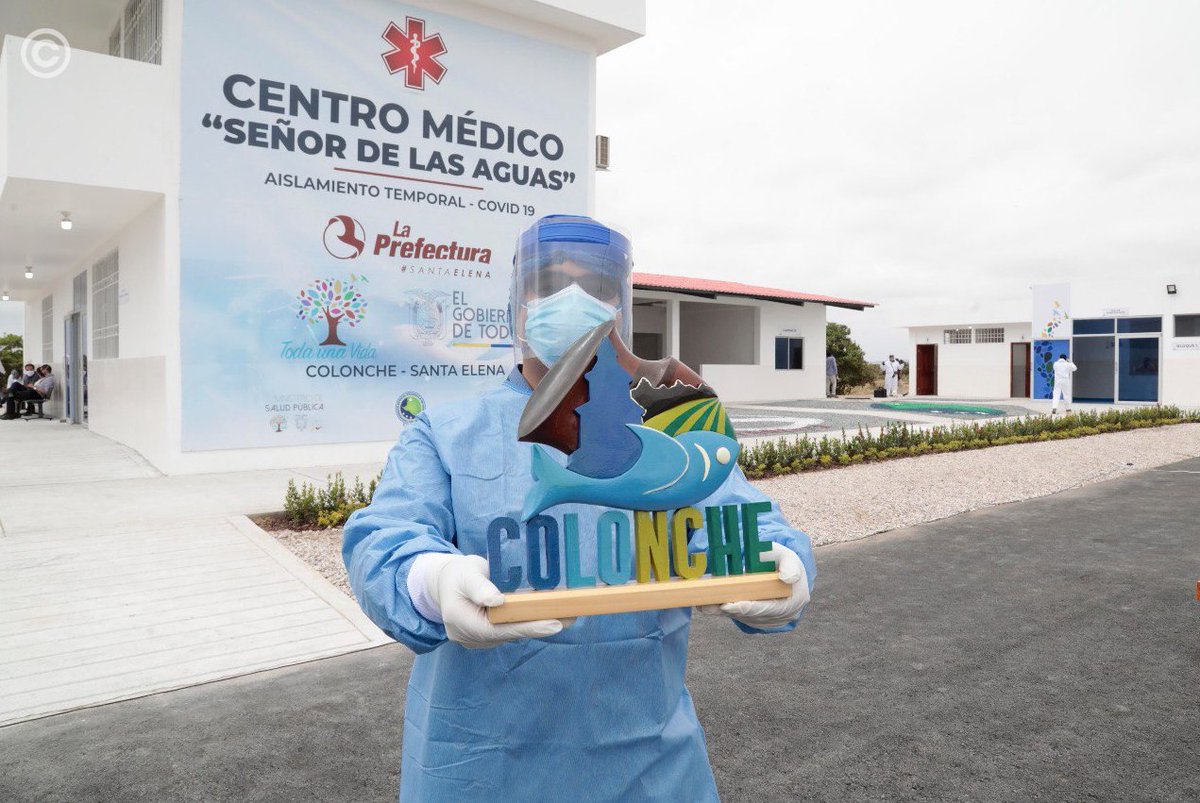 Presidencia_Ec's tweet image. El presidente @Lenin Moreno, acompañado de varios ministros de Estado, recorrió el Centro Médico Señor de las Aguas de Colonche, en Santa Elena, el cual atenderá a pacientes con afecciones básicas de #COVID19, con servicio las 24 horas. #NosCuidamosTodos #AEcuadorLoSacamosTodos