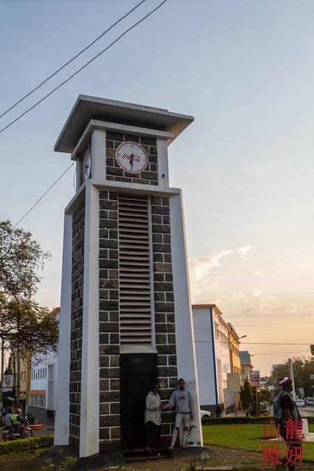 AfricaFactsZone's tweet image. The Clock Tower in Arusha Tanzania is the central point of Africa. 

It is reported it stands exactly at the middle of Africa between Cape Town in South Africa and Cairo in Egypt.