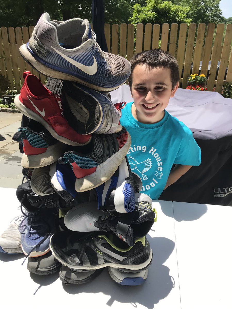 noellelewis79's tweet image. @NfVirtualFD so fun!  Sneaker pyramid!