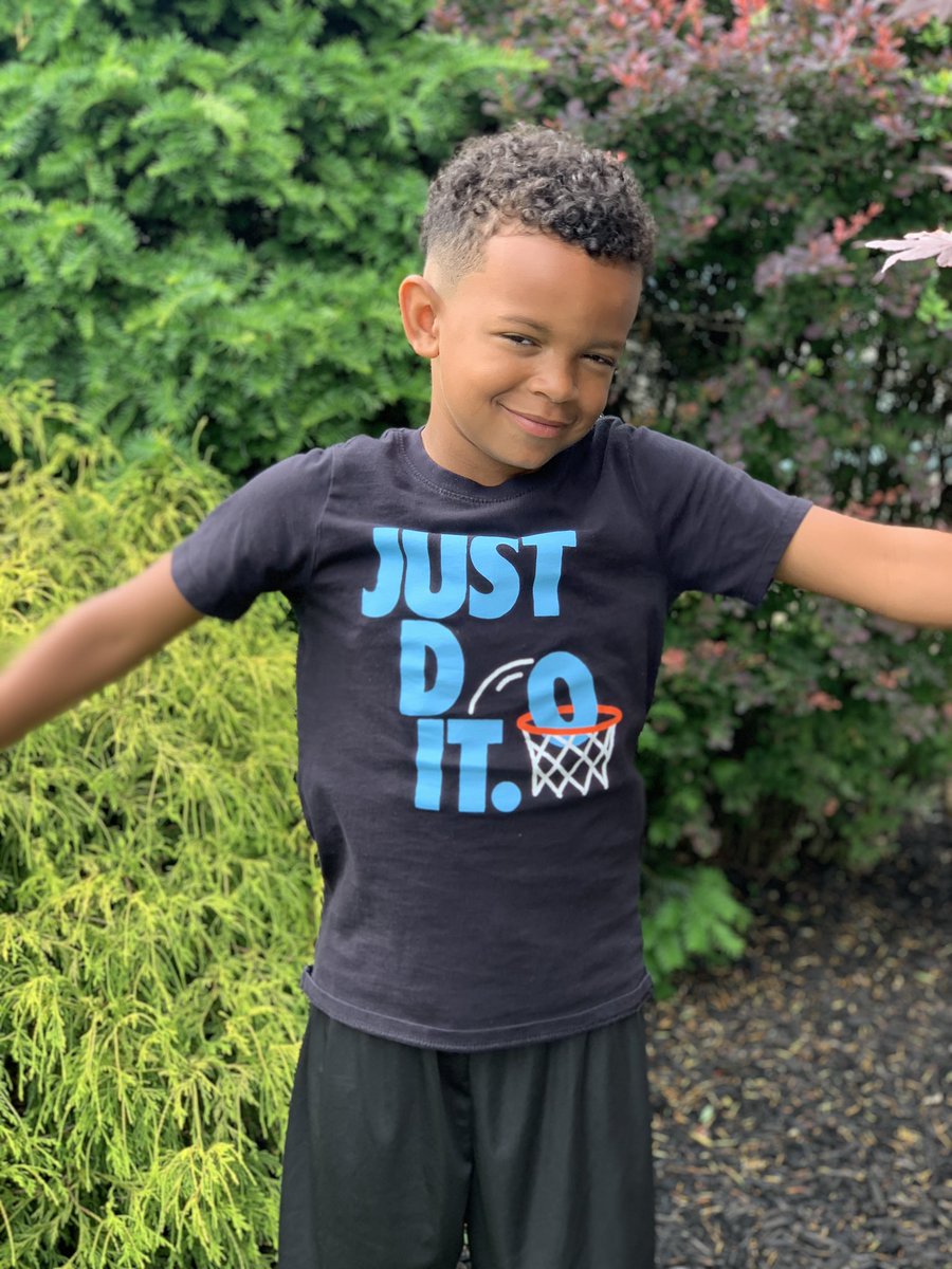 TaraFlowers22's tweet photo. There you have it!! Jax’s last day of school! #movingupday #2020 #thirdgradeherewecome @CoachMFlowers https://t.co/7cGifh1ltB