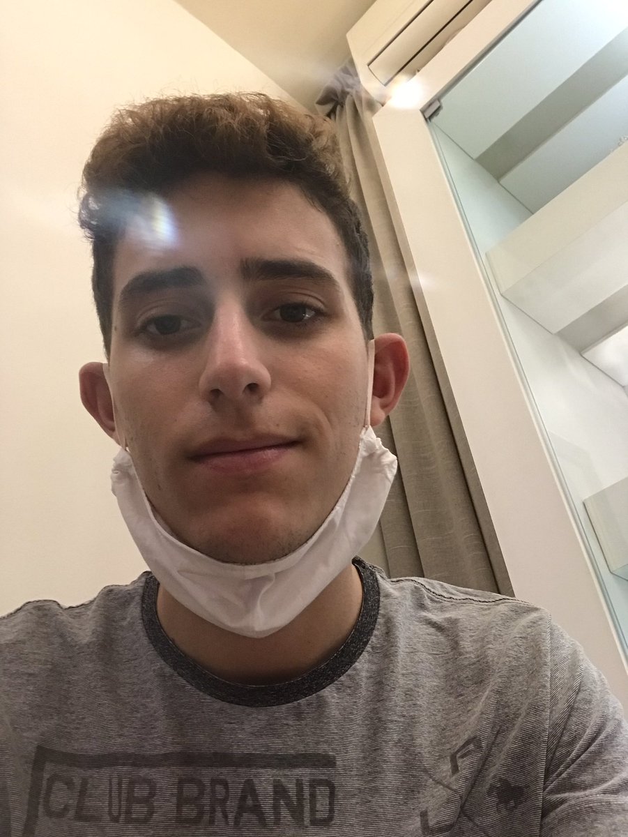 engracadasso's tweet photo. Pessoas normais X brasileiros https://t.co/QOnKkKNaon