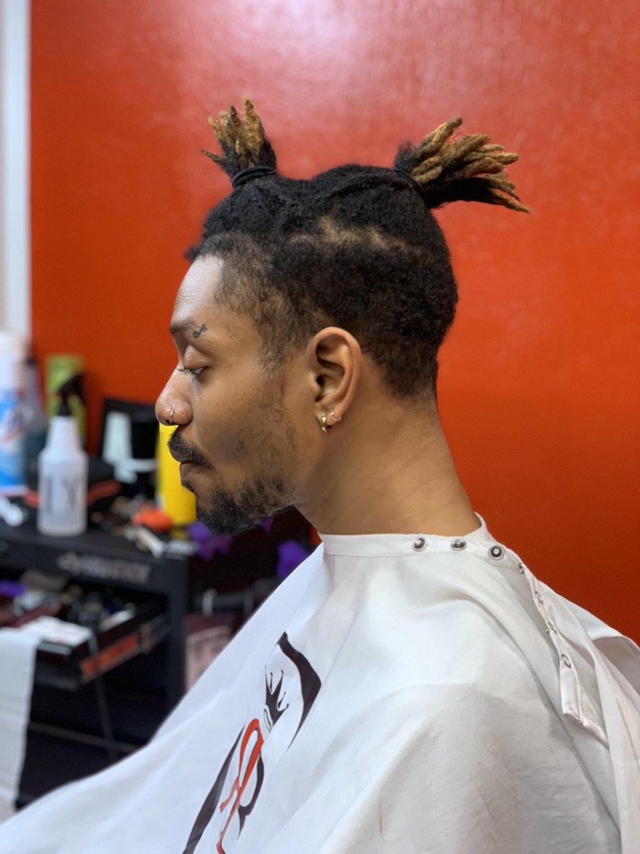 OfficialRedrick's tweet photo. Back it it .. Quarantine relief haircuts https://t.co/CRHGAy7MZ7