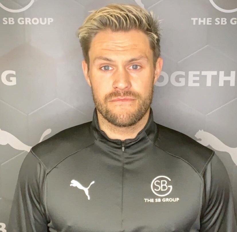 BracknellTownFC's tweet image. ✍️ Scott Signs....

He’s back! Fit, hungry and raring to go! We’re delighted to re-sign Mark Scott for the coming season.

#WelcomeBackScotty @markthegk