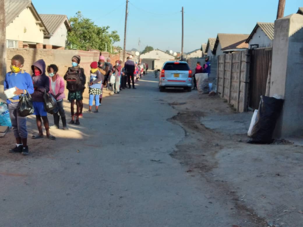 Semalho's tweet image. Day 51
Porridge: 850
Supper: 1968
We served Sadza and Chicken. 

Condiments:
55 chickens cut into 1850 pieces. The remainder were served Sadza and soup unfortunately.

No one was turned away.