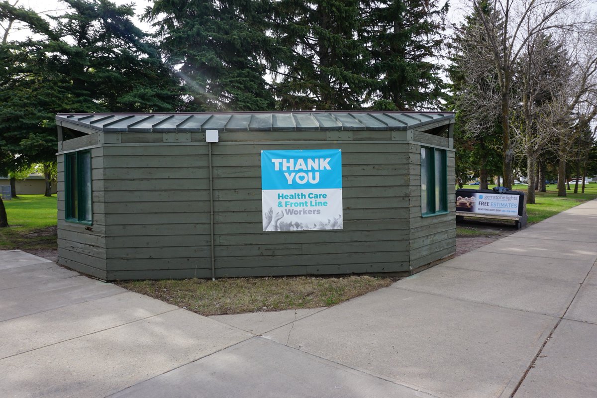 We’ve seen these signs around #RedDeer thanking healthcare and frontline workers. We appreciate the message of gratitude from the mystery messenger! We are so grateful to be part of a community that takes care of one another all the time.