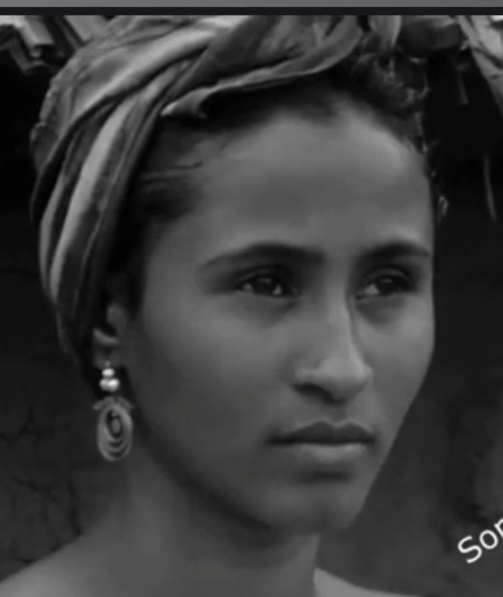 abdimajid7454's tweet photo. @KingYusufYusuff This #Ayeeyo was much pretty than these #Xalimos whom are busy using make ups which cost a lot of money😶 https://t.co/ZcDUasvEOI