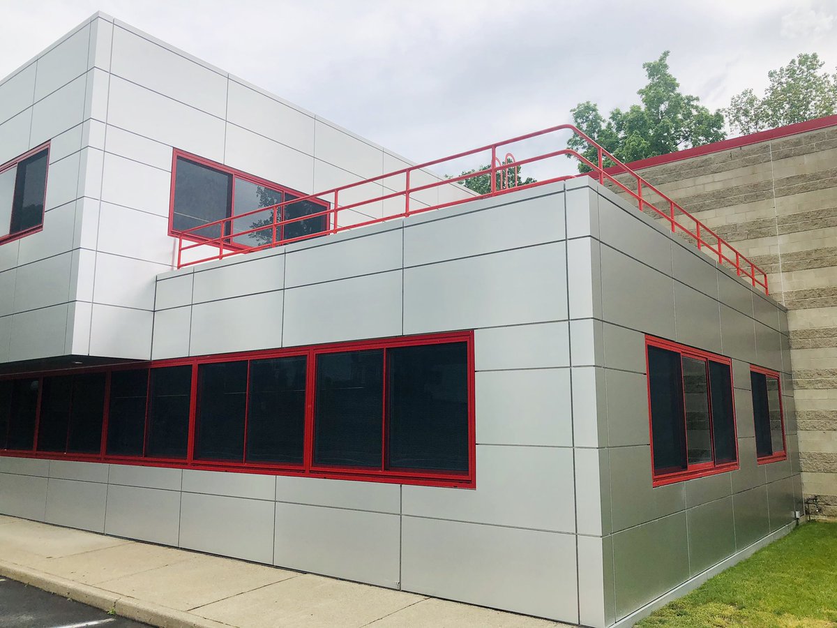 FairfieldMetal's tweet image. Another great looking project on Fanny Road in Boonton, NJ completed. A clean look of 1,700 square feet of Alucobond panels. The ECONECT-RS Exposed System @FairfieldMetal #ACM #metalfabrication