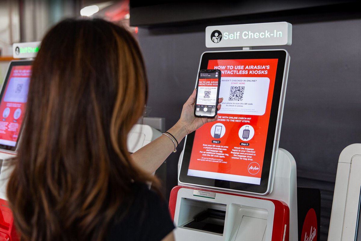 APEXJustinM's tweet photo. Travelers flying with @united and @AirAsia can interact with touchless kiosks, which help slow the spread of germs while enabling a frictionless airport experience. For @SITAonline,  biometric ID at checkpoints and cloud-based operations are the future: https://t.co/ZRJZp4frnm https://t.co/ohKYrT9EOU
