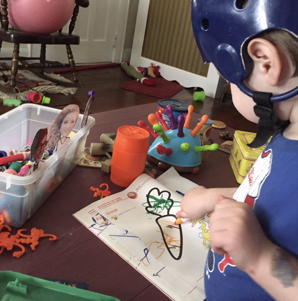A6’s “School Boxes” filled with manipulatives arrived in their mailboxes, along with our flat teachers! <a href="/AgnelloDiane/">Diane Agnello</a> <a href="/deblnash/">Deborah Nash</a> &amp; I are looking forward to going on more adventures with our students! Where will they take us next?!🙂 #allin4theville <a href="/TanyaEMcDonald/">Dr. Tanya McDonald</a> <a href="/VDVpal/">Rob Reavey</a>