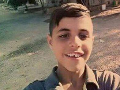_siekl's tweet photo. Depuis 73 ans..🇵🇸 ils se battent pour récupérer les terres qui leur ont été volés. Ils n’ont connu que racisme, violence et torture. Parquer dans les murs de la Honte. Des familles entières. Pères, mères et enfants devenus orphelins. 

Ni oubli, ni pardon ! #ISRAELCRIMINEL https://t.co/8snlgjvuCk