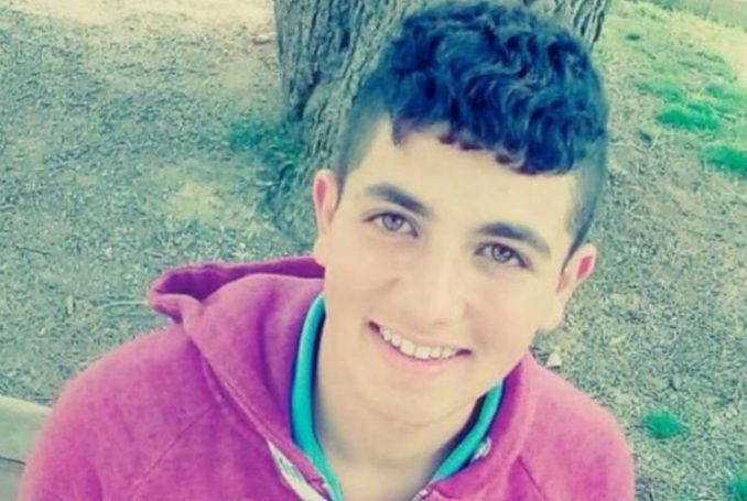 _siekl's tweet photo. Depuis 73 ans..🇵🇸 ils se battent pour récupérer les terres qui leur ont été volés. Ils n’ont connu que racisme, violence et torture. Parquer dans les murs de la Honte. Des familles entières. Pères, mères et enfants devenus orphelins. 

Ni oubli, ni pardon ! #ISRAELCRIMINEL https://t.co/8snlgjvuCk