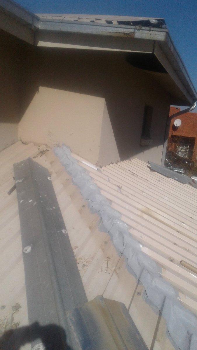 napotsoa's tweet image. Roof sill in progress 
#farbeyondimaginationptyltd