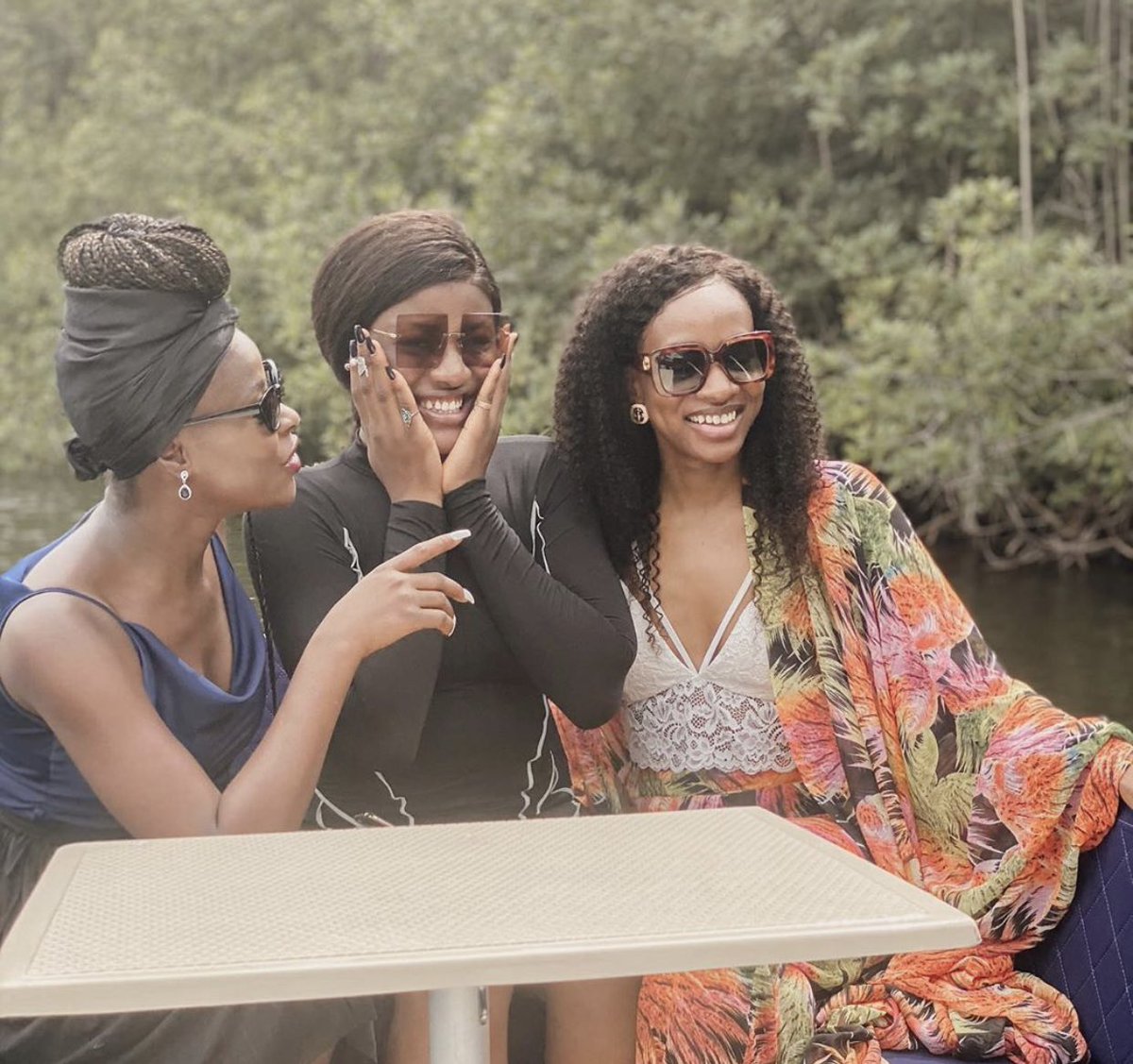 Lasgidi4L's tweet photo. This trio, they travel well👌🏾👌🏾👌🏾... the pictures are always amazing!!! https://t.co/pAOYhM8D6f