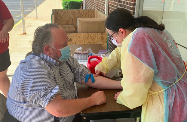 repcleaver's tweet photo. Reminder that every Wednesday there will be drive-thru testing and antibody screenings at the Lexington 4-Life Center from 10am-6pm.
#TeamCleaver was there yesterday to get screened. Itโs quick and easy! @hccnetwork https://t.co/D899v2wIfr