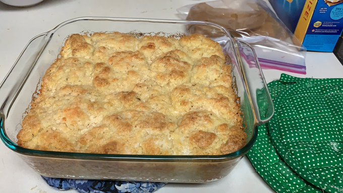 Pull apart butter biscuit. No recipe followed. It smells heavenly. https://t.co/746K5eCCoi<a href="/tag/polishmountain"class="tags"><span>#polishmountain</span></a>