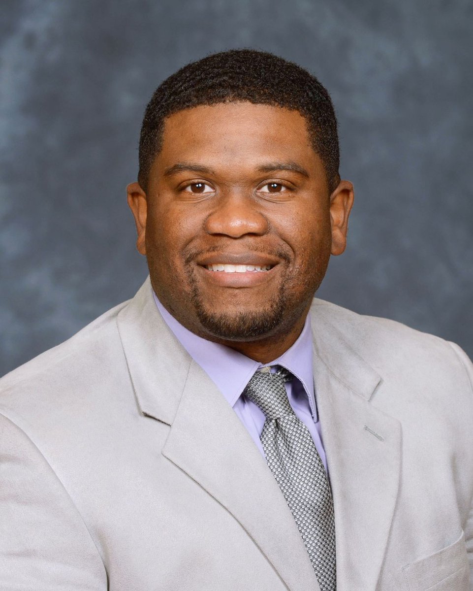 STCVA's tweet photo. Stephen Lewis, StC's Assistant Director of Athletics and basketball coach, is part of 804 Coaches for Change, a group of Richmond-area athletic coaches who are committed to providing a voice for their players. So proud of Stephen's leadership! https://t.co/kAlTBrRXcv #StC1920 https://t.co/uLbpSxchSV