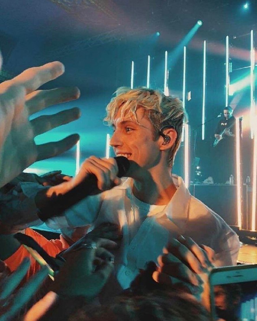 Happy Birthday Troye Sivan I LOVE YOU         