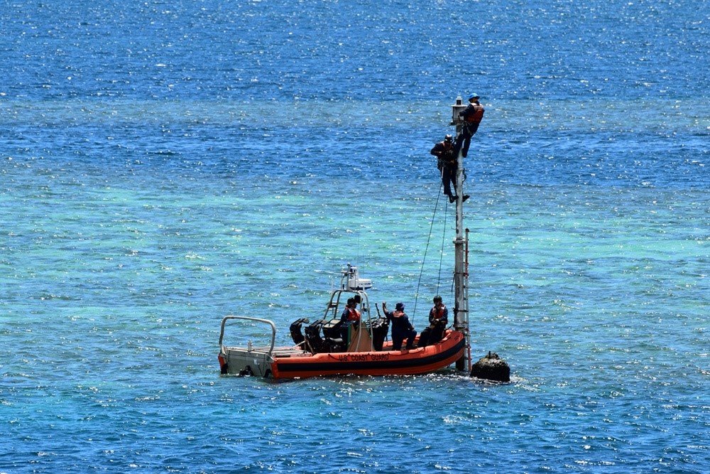 ASIIADomenech's tweet photo. Such projects stand as a testament to the unique and special relationship that the United States shares with the people of #Palau through the #CompactofFreeAssociation 🇺🇸🇵🇼Aids to Maritime Safety and Navigation #DOIdelivers @USCGPACAREA photos courtesy: CGCutterSequoia https://t.co/gZYoIYNv2R