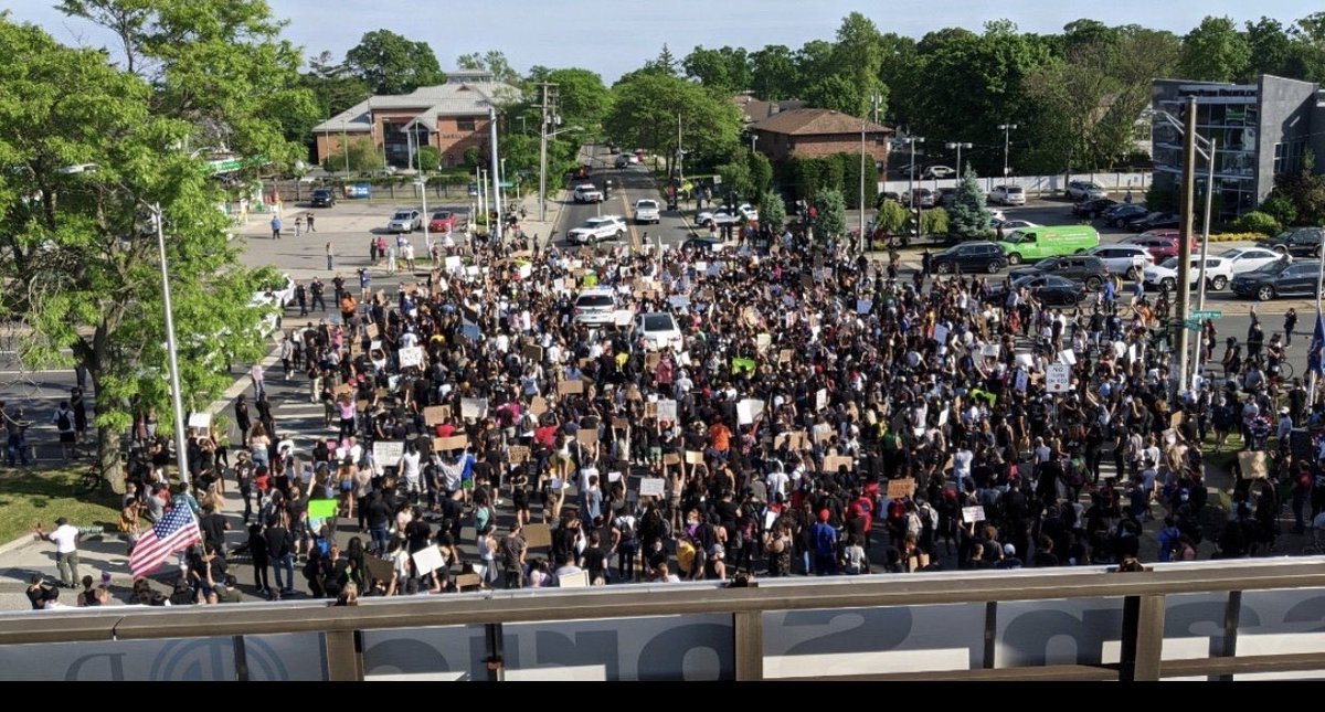 For #Merrick on #LongIsland:
LIRR station/Sunrise Hwy right now...