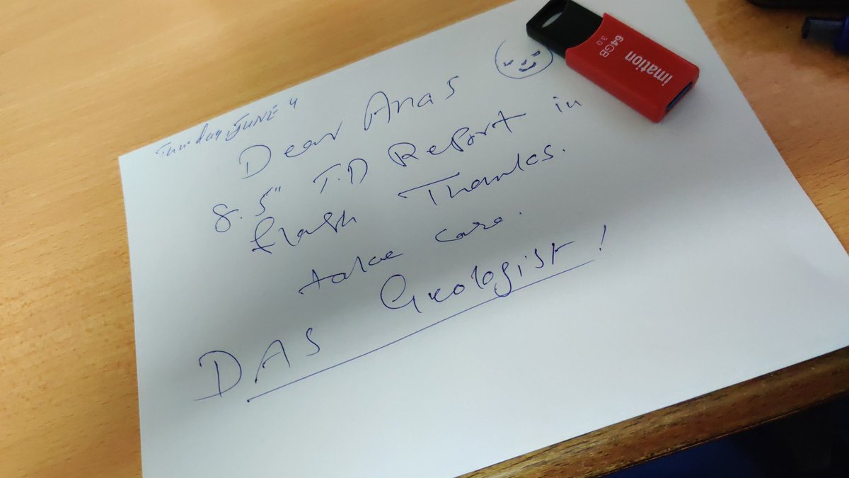 كل يوم اقوم الصبح احصل الgeologist مخلي لي نوت نفس هذا ومسويلي فيس مبتسم.. 

مع انه ممكن يخلي الفلاش بس ويروح وانا اعرف الموضوع.
التعاامل الطيب صدقة.