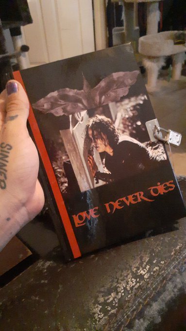 ...is that gasoline I smell? #thecrow #brandonlee #neca https://t.co/oqGqWYq4hJ<a href="/tag/thecrow"class="tags">#thecrow</a><a href="/tag/brandonlee"class="tags">#brandonlee</a><a href="/tag/neca"class="tags"><span>#neca</span></a>