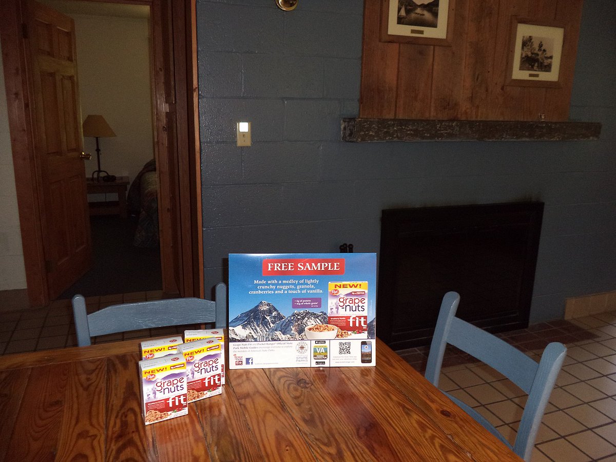 a view of a living room

commons.wikimedia.org/w/index.php?cu…