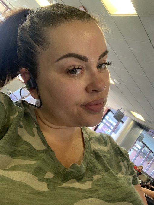 Waiting waiting waiting I am always early. While I&rsquo;m waiting why don&rsquo;t you go play with me on   https://t<a href="/tag/mvsales"class="tags"><span>#mvsales</span></a>