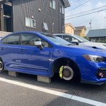 自動車じゃなくて？自動車のホイールだけが盗まれる!