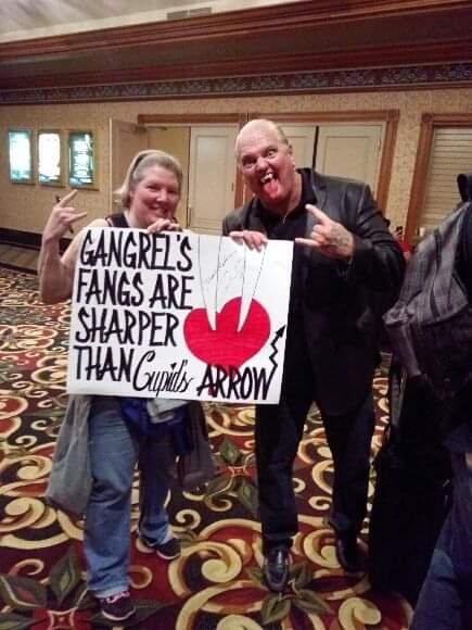 LVSignChick's tweet photo. #TBT 2016: One of my most talked about photos, featuring @gangrel13!
#SharpiesForSignLady #SignLady #OriginalSignLady #MadlyScribbledStuff #SignsIn2020Vision #SignLady2020 https://t.co/La4eyWlyt7